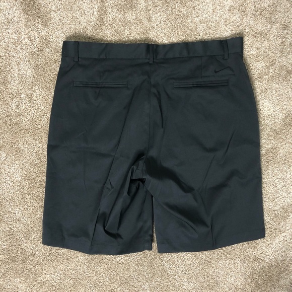 Nike Men's Black Golf Shorts Size 35 NWT - Picture 4 of 5